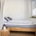 Deluxe For 4 - Free Private Parking - Private Terrace - Private Storage
