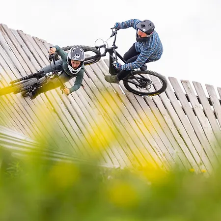 Deluxe For 4 - Free Private Parking - Private Terrace - Private Storage * Winterberg